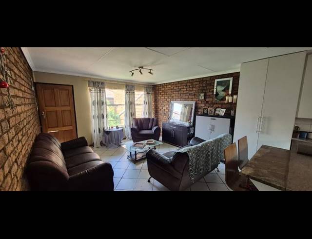 3 BEDROOM TOWNHOUSE FOR SALE IN MINDALORE